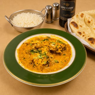 Mint and Cilantro Chicken Drumstick Curry with Rice and Classic Naan